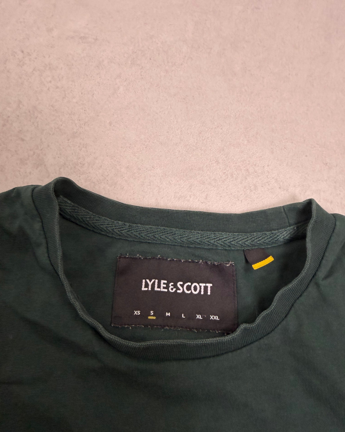 Lyle & Scott T-Shirt Dunkelgrün Größe S – Etikett