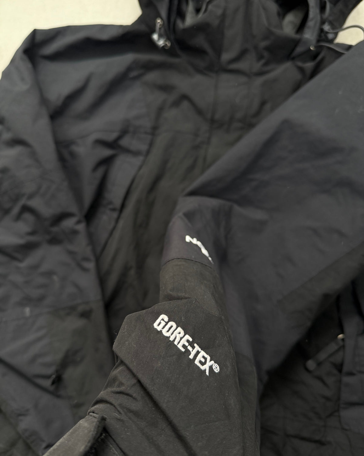 The North Face Gore-Tex Regenjacke Schwarz Größe L – Detail